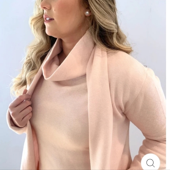 The Long Travel Coat | Light Pink - Burgess - Picture 7 of 8
